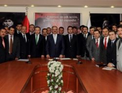 Vali Karaloğlu, Gönüllü Öğretmenleri Kabul Etti