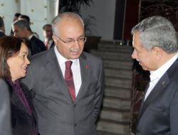 Başbakan Yardımcı Arınç Manisa'dan Ayrıldı