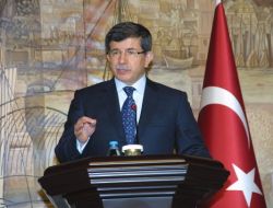 Davutoğlu: Sığınmacılar İçin Yardım Almaya Başladık