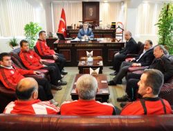 Genç Milli Güreş Takımı Özdemir’i Ziyaret Etti
