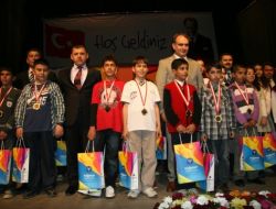 Şırnak Fem, Sbs Denemesinde Dereceye Giren Öğrencilerini Ödüllendirdi