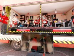 Akut'un 'Hayata Devam Türkiye' Tır'ı Gediz'de