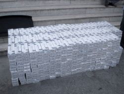 Van Otobüsünde 3 Bin Paket Kaçak Sigara