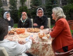 Gülfem ‘yaşama Sevincini Paylaşalım’ Programında Nevval Sevindi'yi Ağırladı