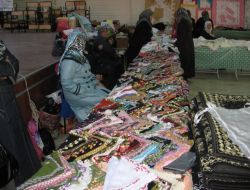 Eğitim Gönüllüsü Hanımlardan Fakir Öğrenciler Yararına Kermes