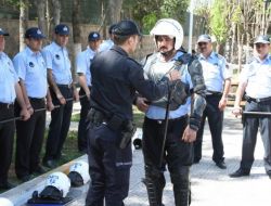 Polisler, Zabıtaya Toplumsal Olaylara Müdahale Eğitimi Verdi