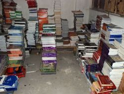 İzmir'de  30 Bin 253 Korsan Kitap  Ele Geçirildi!