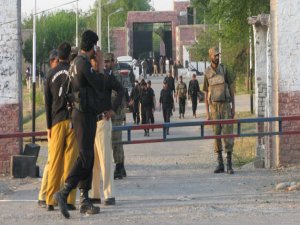 Taliban'dan hapishane baskını