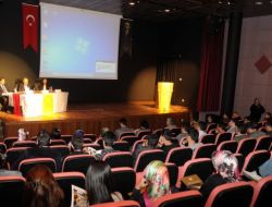 Dışişleri Heyeti Öğrencilerle Buluştu