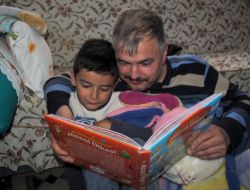 Çocuklar Kitap Okumaya Masal Dinleyerek Adım Atıyor