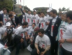 SİGARAYA 'TABUTLU' PROTESTO