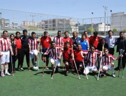 Engelliler Futbol Takımı İle Basın Mensuplarının Maçında, Dostluk Kazandı