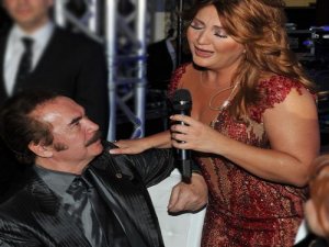 "ÖYLE BAKMA ORHAN ABİ"