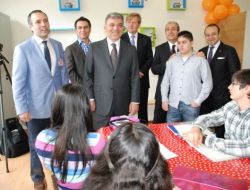 Cumhurbaşkanı Gül Hollandalı Öğrencilere Ders Verdi