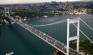 Boğaziçi Köprüsü ilk kez trafiğe kapatıldı