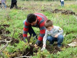 Balıkesir Üniversitesi'nde Her Öğrenciye Bir Fidan Projesi