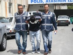 İzmir'de Kapkaç Zanlıları Yakalandı