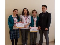 Manavgat Koleji Öğrencileri 3 Madalya Kazandı