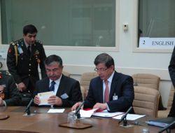 Davutoğlu Ve Yılmaz, Brüksel’de Bulgar Mevkidaşlarıyla Bir Araya Geldi