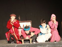 'O'nu Beklerken' Oyunu Seriklileri Duygulandırdı