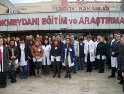 Sağlık Çalışanları Bir Günlük İş Bıraktı
