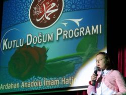 İmam Hatipli Gençlerin Okuduğu Şiir Ve İlahiler Duygulandırdı