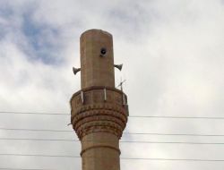 Fırtına Cami Minaresini Yıktı