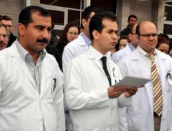 Doktorlar Meslektaşlarına Yapılan Saldırıyı Kınadı
