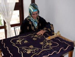'altın Parmaklar Sim Sarma, Tel Sarma' Kursu Törenle Açıldı