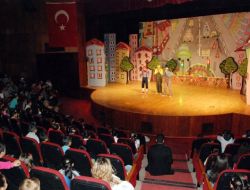 Seyhan Belediyesi Çocukları 'Trafik Kampta' Oyunuyla Buluşturdu