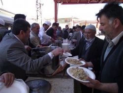 Şefaatli’de Etli Pilav Dağıtıldı