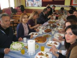 Öğretmenler İletişimi Güçlendirmek İçin Diğer Okulları Ziyaret Ediyor