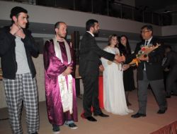 Anadolu Turuna Çıkan Vaveyla 40'ıncı Oyununu Manavgat'ta Sahneledi