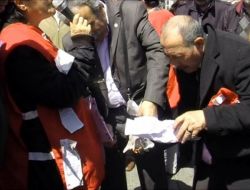 Fatura Yakarak Zamları Protesto Ettiler