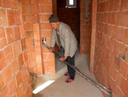 İkizdere'nin Telefon Hattı Bu Evin İçinden Geçiyor