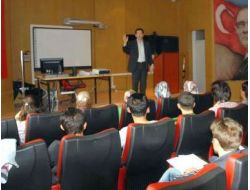 Sorbonne Üniversitesi Öğretim Üyesi Hakkarili Gençlere Kürtçe Öğretiyor