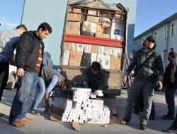 Kamyondan Kaçak Sigara Çıktı