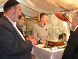 SAKAL-I ŞERİF'E ZİYARETÇİ AKINI