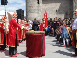 Yakutiye Belediyesi, Çocukların Bayramını Renklendirdi