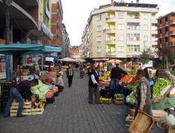 Gurbetçilerin Of'tan Ayrılması Pazar Esnafını Etkiledi