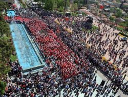 Dünyanın En Büyük Çocuk Korosu Antalya’da Konser Verdi