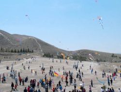 Çocuklar Kadar Büyükler De Uçurtma Heyecanı Yaşadı