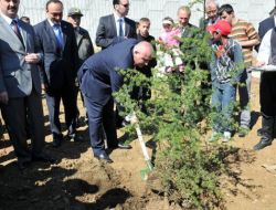Vakfıkebir’de 136 Öğrenci İçin 136 Fidan Dikildi