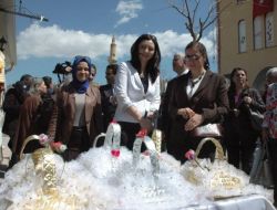 Unutulmaya Yüz Tutmuş El Sanatları, Kadın Emek Pazarı'nda Görücüye Çıkıyor