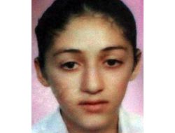 Nehre Atlayan Genç Kızı Vatandaşlar Kurtardı