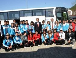 Arhavi Halk Oyunları Ekibi, İlçeye Kupa İle Döndü