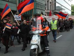 Ermenilerden Türk Büyükelçiliği Ve Ab Kurumları Önünde Gösteri