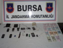 İstanbul’dan Çaldıkları Araçla Bursa’da Hırsızlık Yaparken Yakalandılar