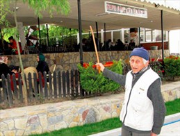 Edremit'te 5 cami yıkılmış!