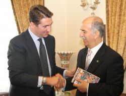 Sırp Büyükelçi'den Vali Harput’a, Sokullu Mehmet Paşa’nın Kitabı İle Sürpriz